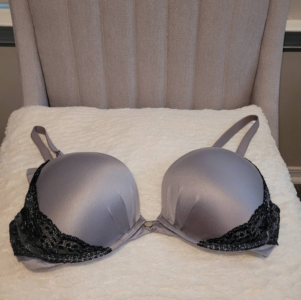 VICTORIA'S SECRET SIZE 36D Elegant Lace Trim Bra in Gray USED EXCELENT CONDITION